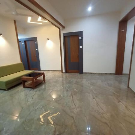 Hotel Crossview Palanpur Exterior photo